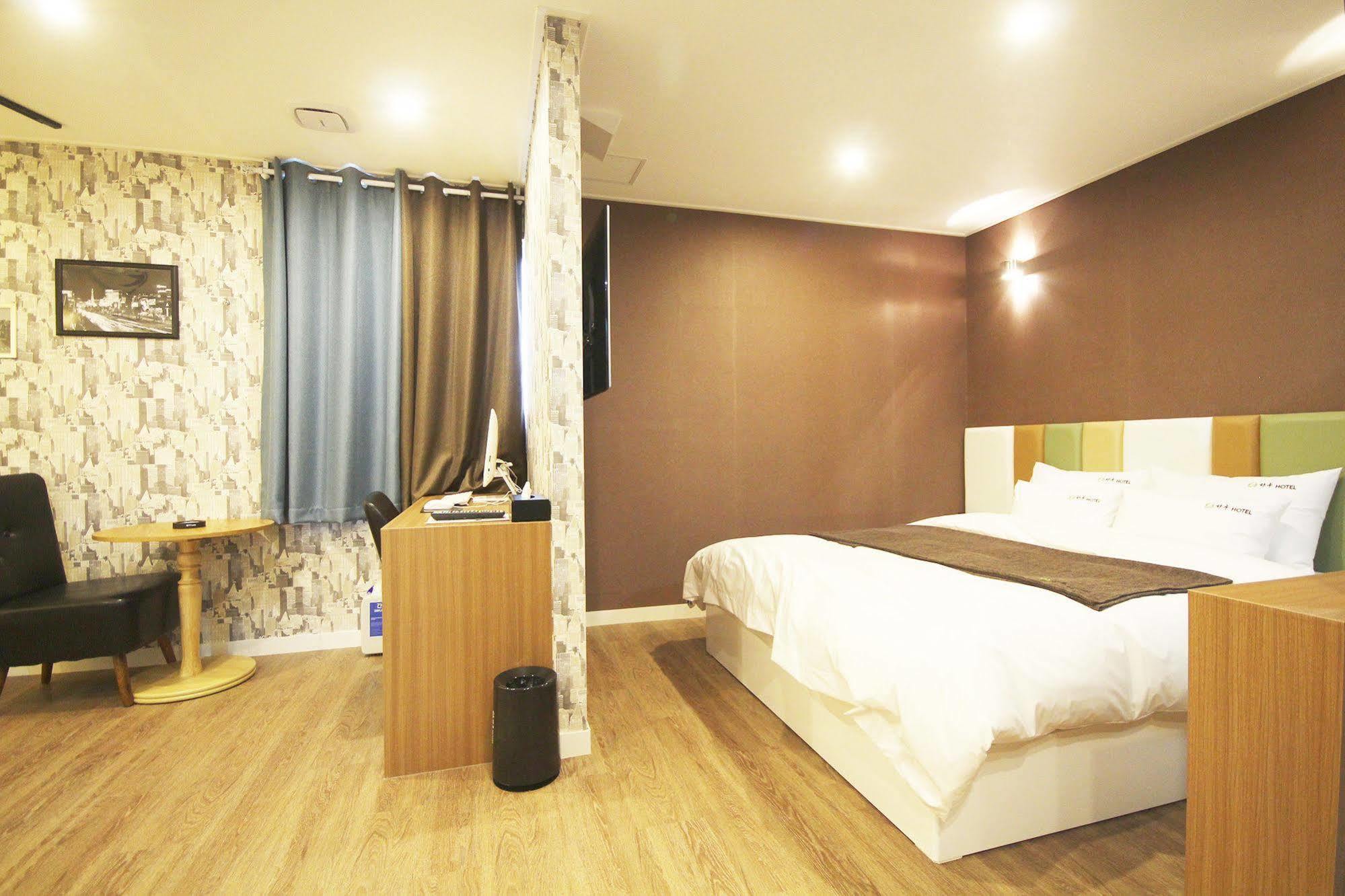 Haru Hotel Gimhae Bagian luar foto