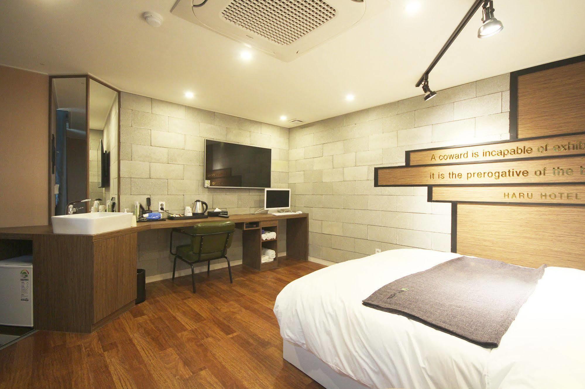 Haru Hotel Gimhae Bagian luar foto