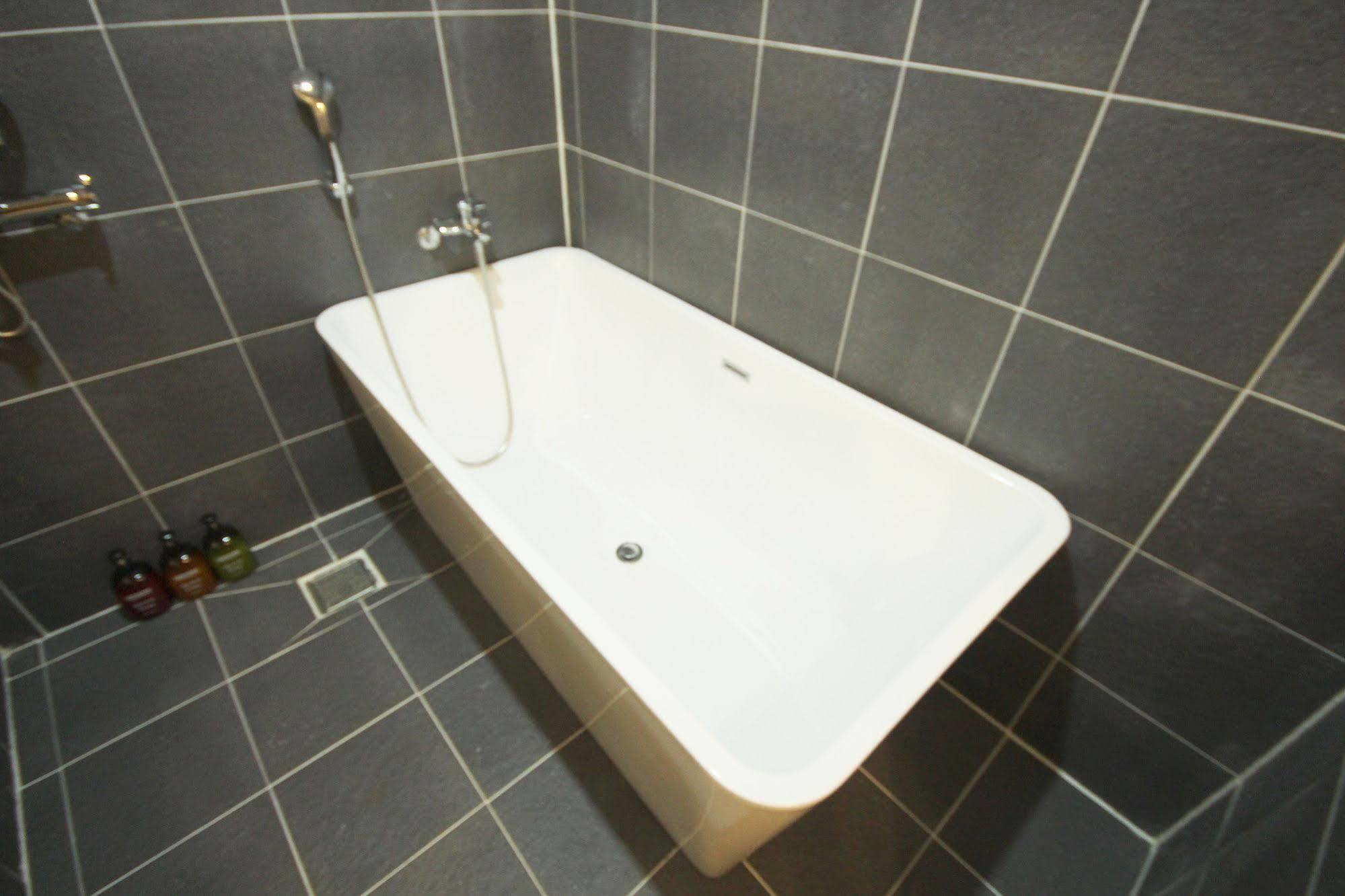 Haru Hotel Gimhae Bagian luar foto