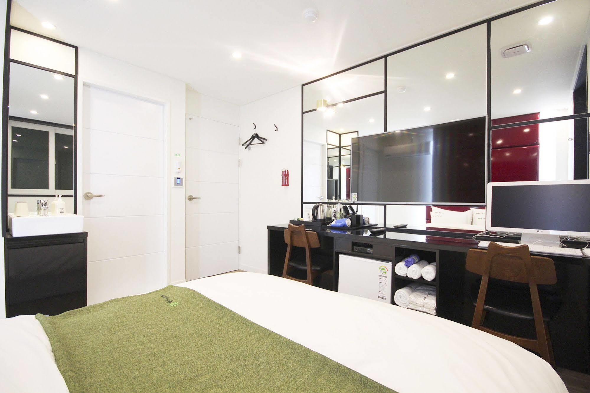 Haru Hotel Gimhae Bagian luar foto
