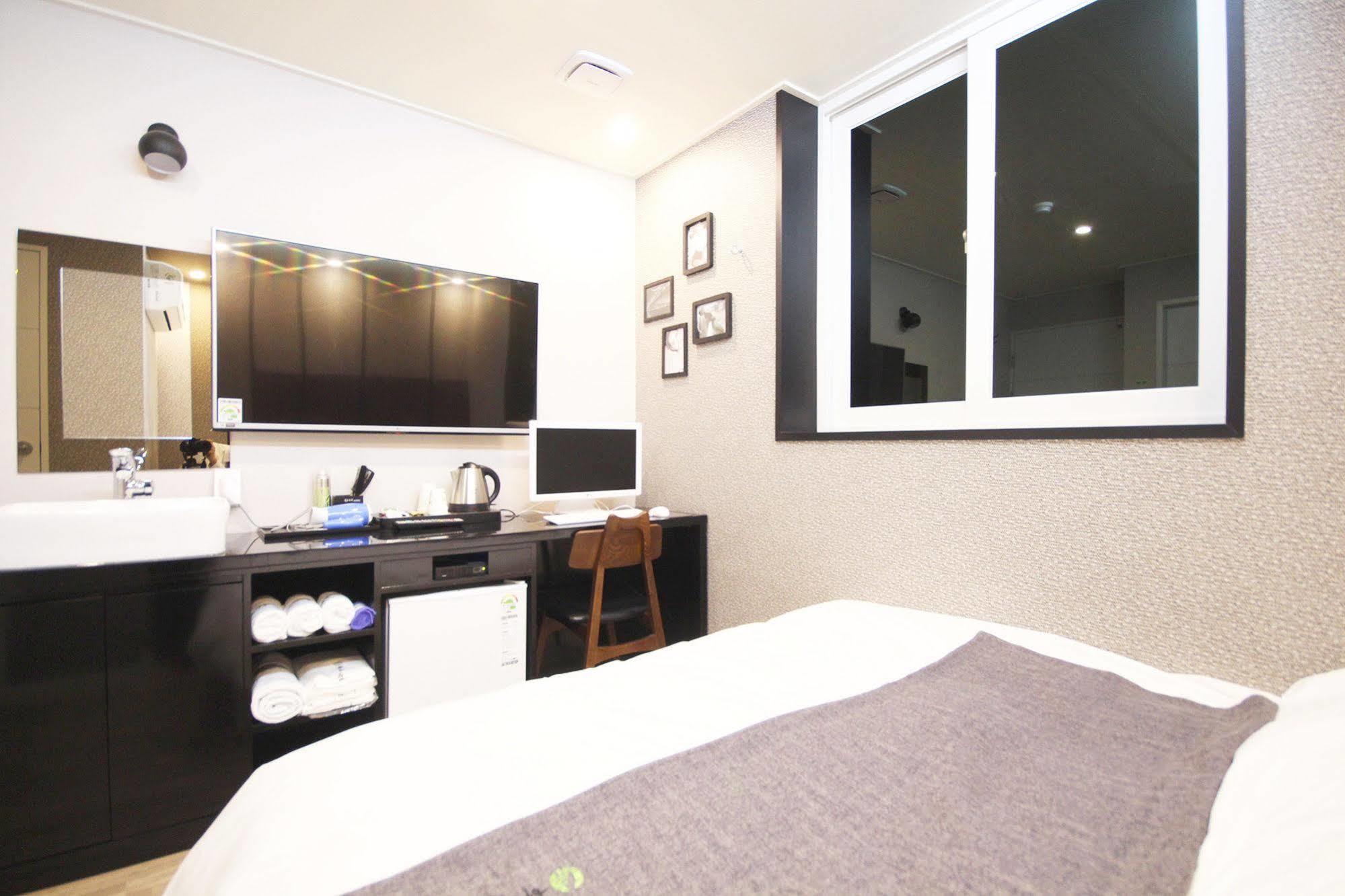 Haru Hotel Gimhae Bagian luar foto